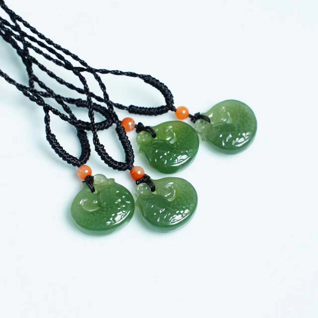 【木子和田玉】天然和田玉俄7老料锦鲤时尚吊坠拍一发一多样性发货