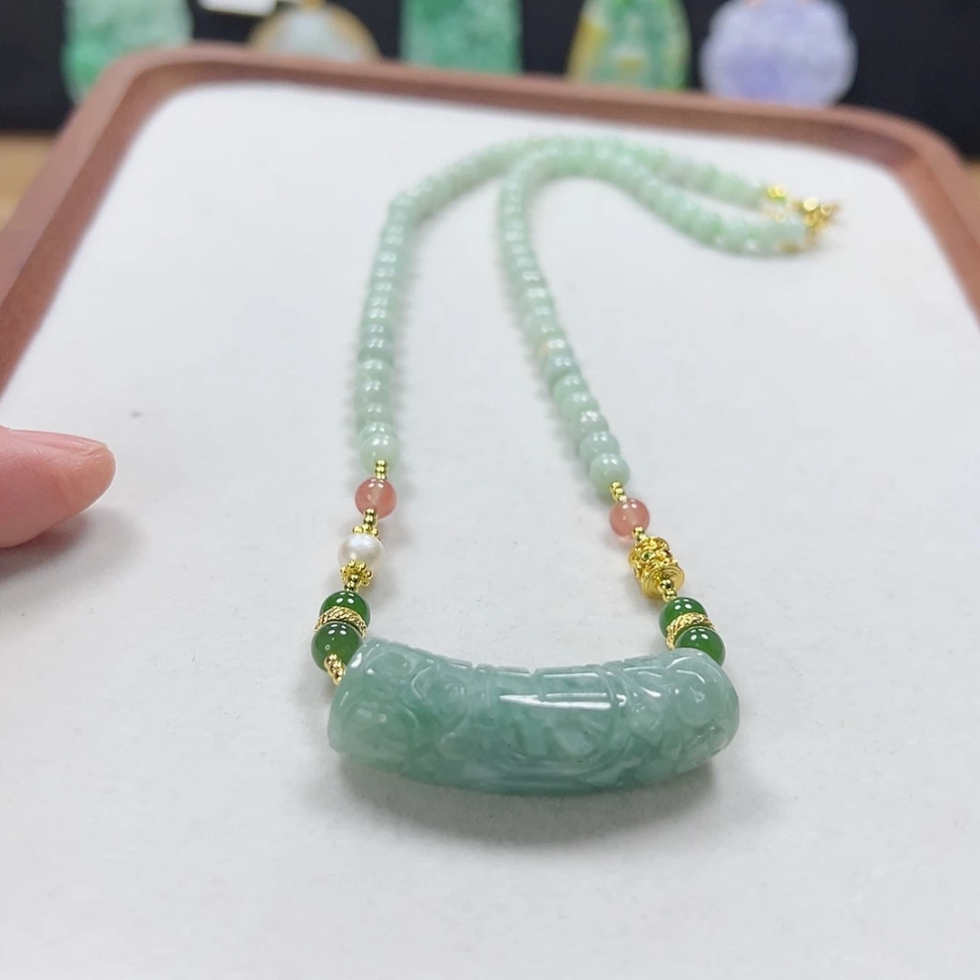 颈饰未镶嵌翡翠项链