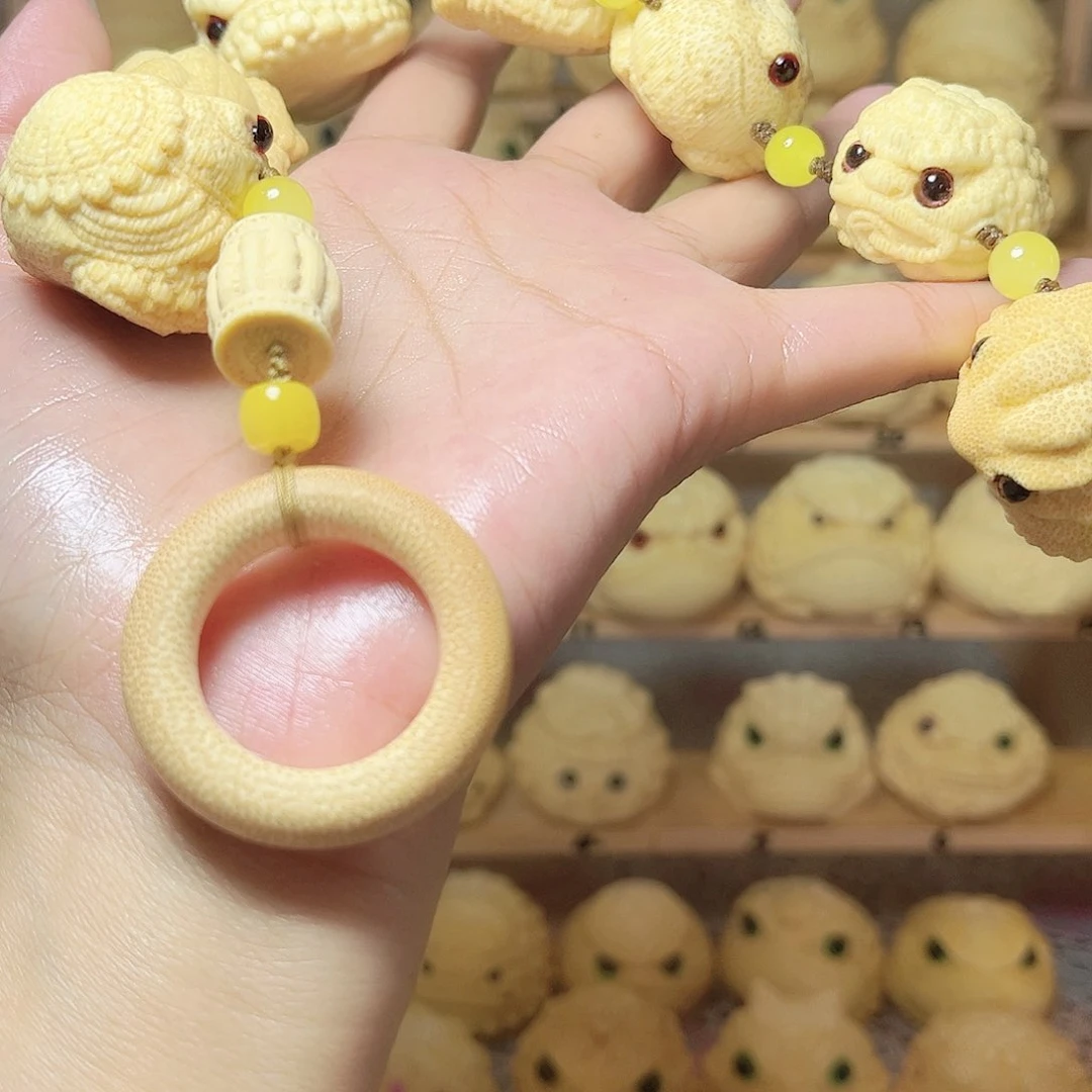 竹少*?一串金蟾带油