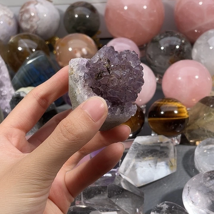 未镶嵌水晶大型摆件（非配饰）