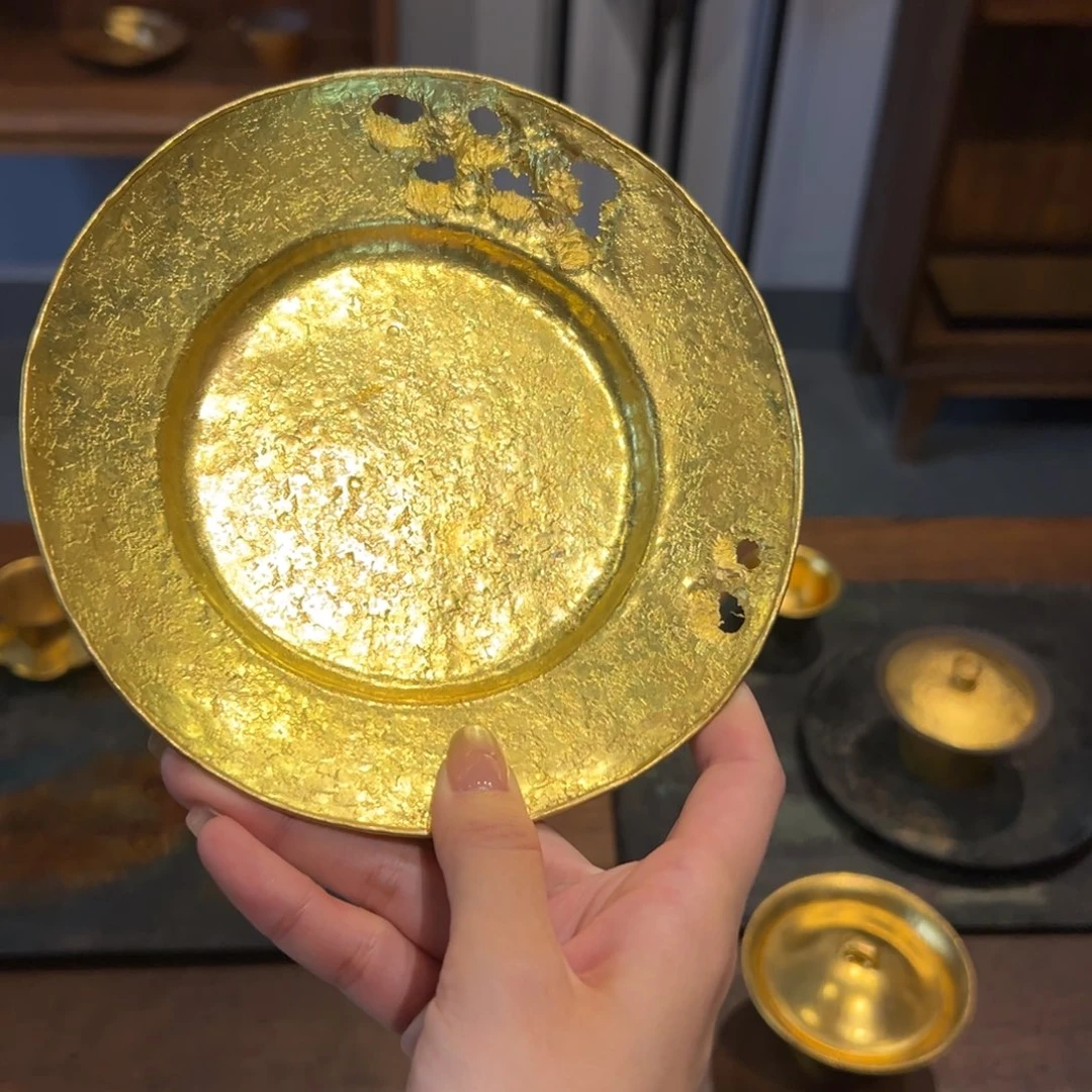 陶瓷。     陶瓷。