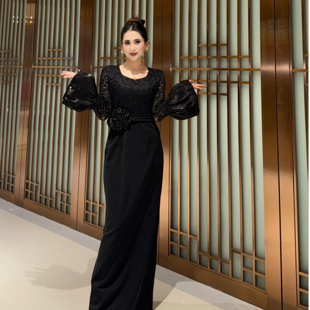 新款镂空长袖连衣裙显瘦气质轻奢时尚黑色法式小众收腰复古长款