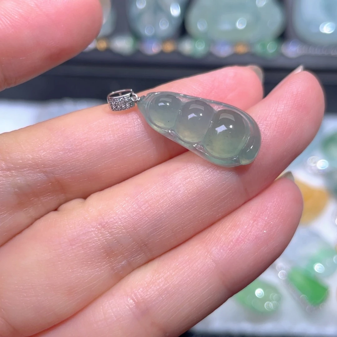 颈饰18K金镶嵌翡翠翡翠
