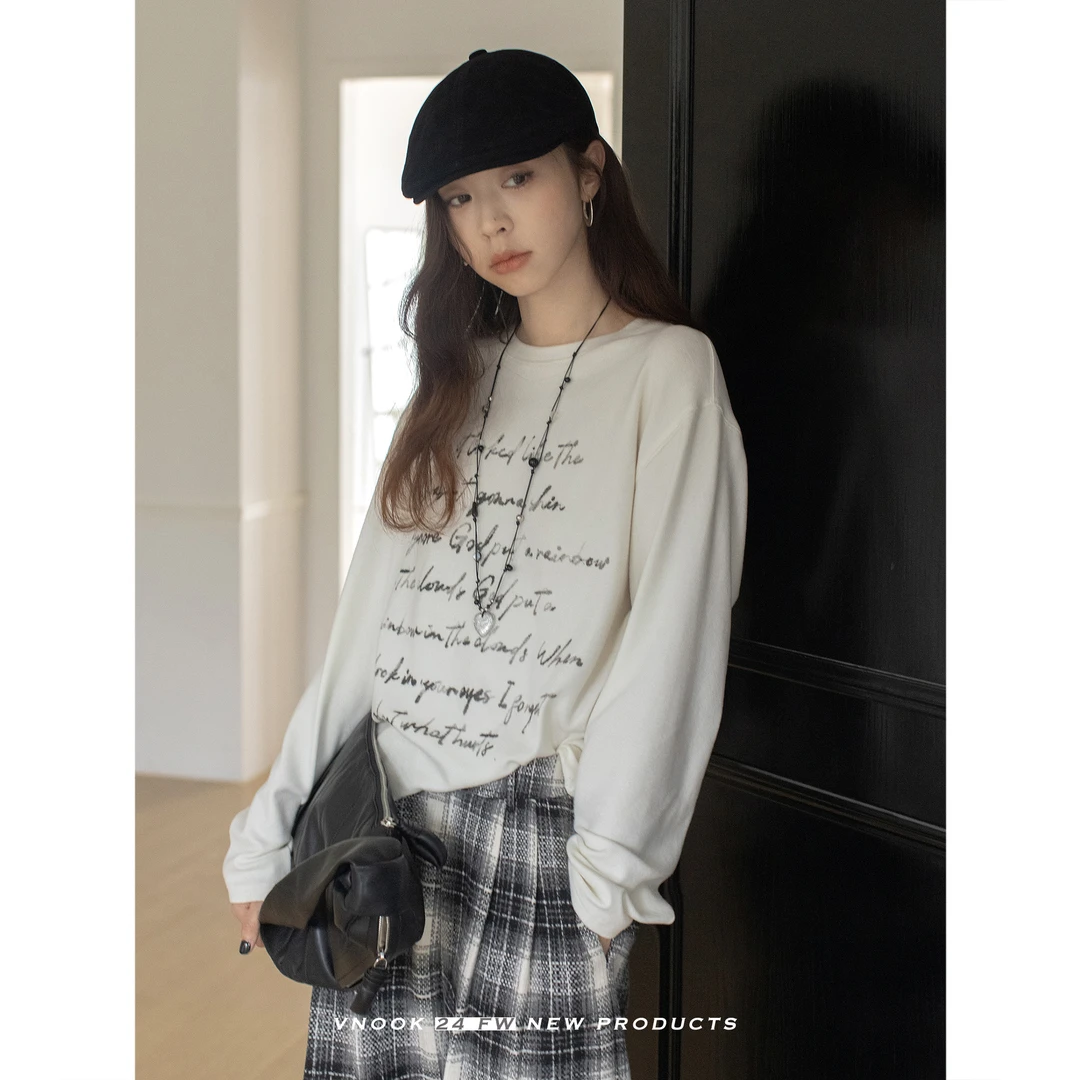 vnook字母印花磨毛长袖t恤女2025新款宽松圆领内搭白色针织棉上衣