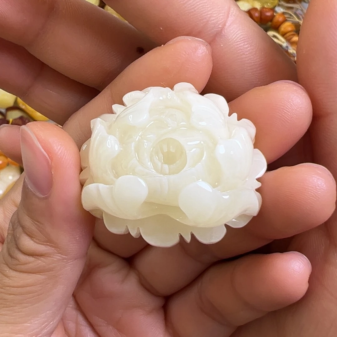 未镶嵌蜜蜡裸石绿*蜜蜡