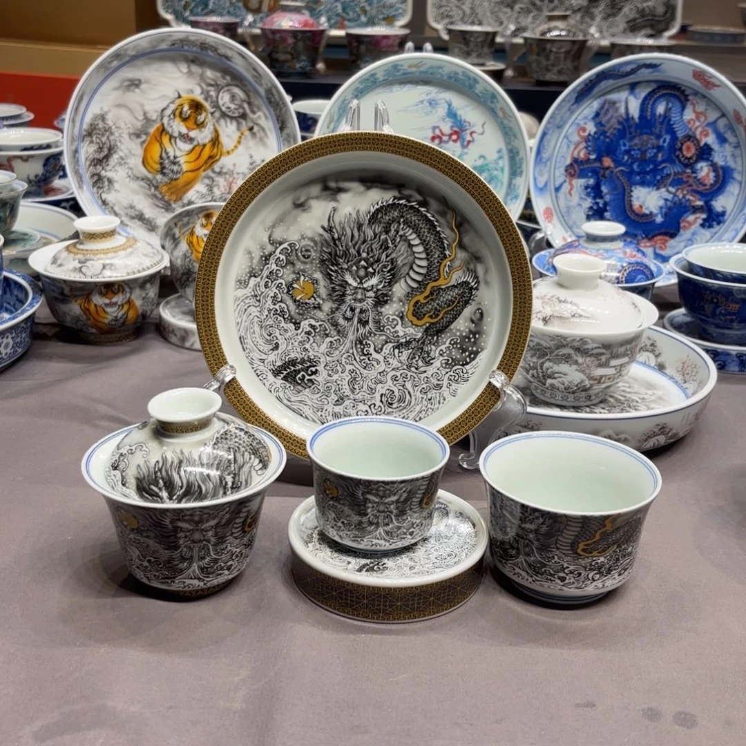 摆件景德镇陶瓷艺术展
