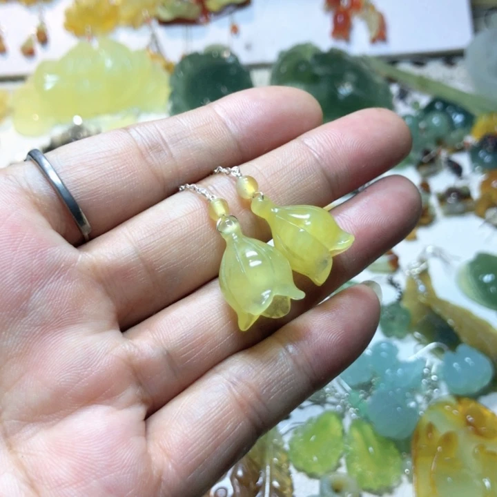 【闪购商品】蛇纹石玉耳环未镶嵌可****主