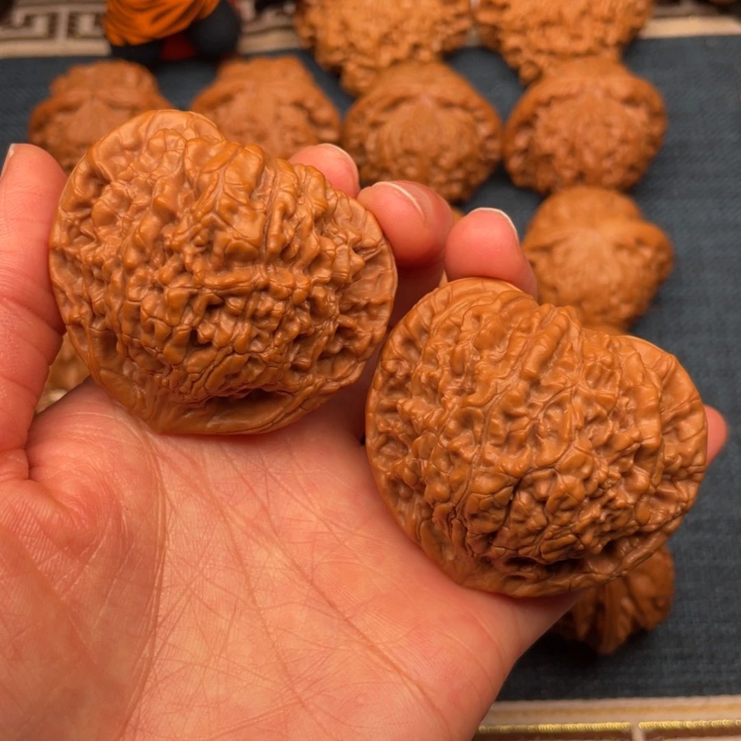 文玩核桃把件51全品毕业桃心官帽