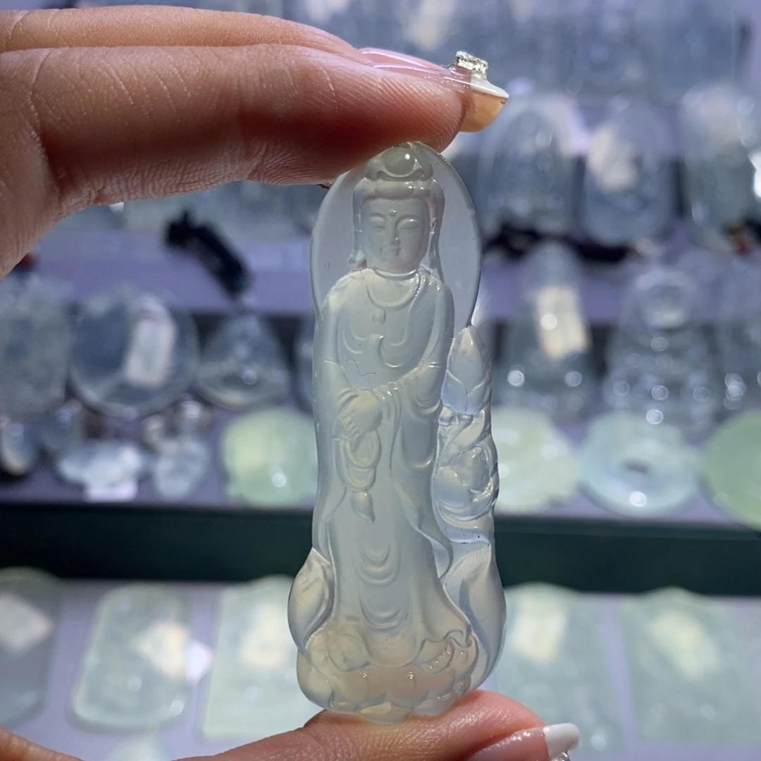 岫玉未镶嵌颈饰南海观音