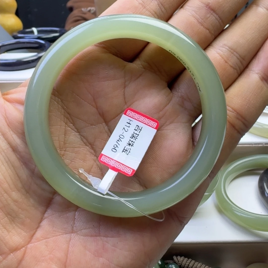 和田玉（糖玉）未镶嵌手镯