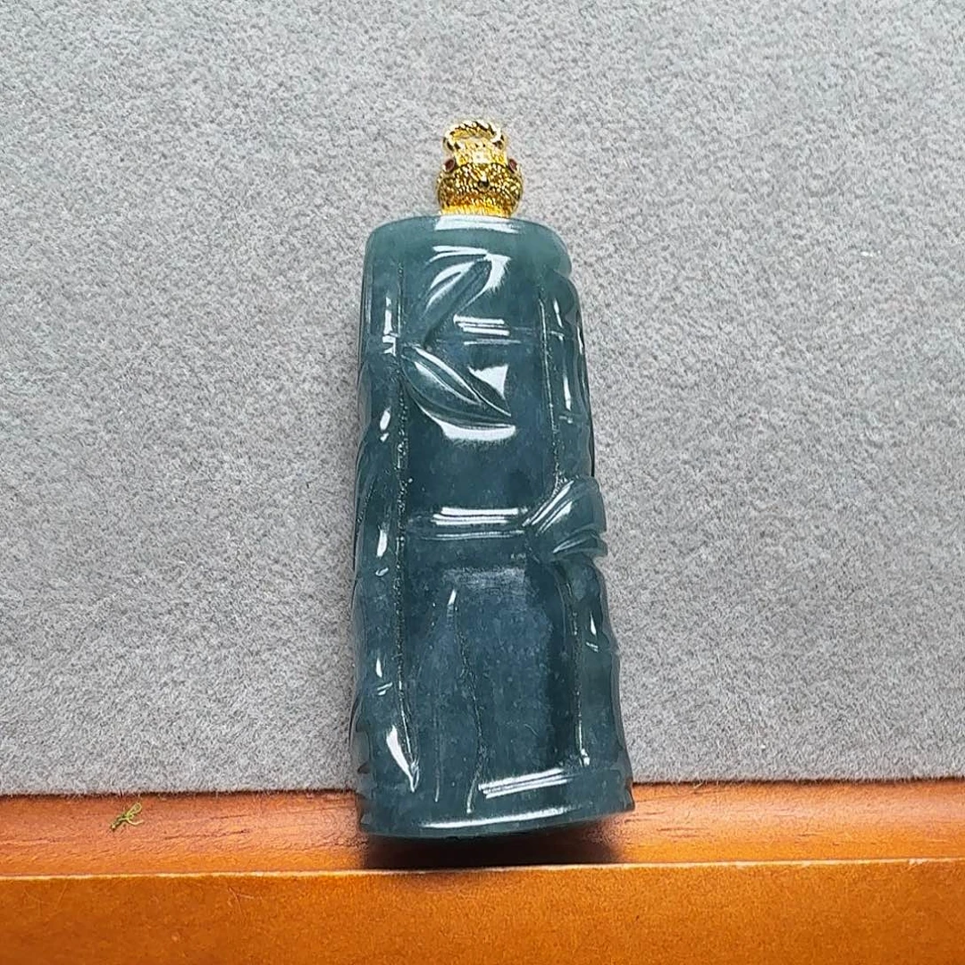 吊坠(赠链)未镶嵌翡翠