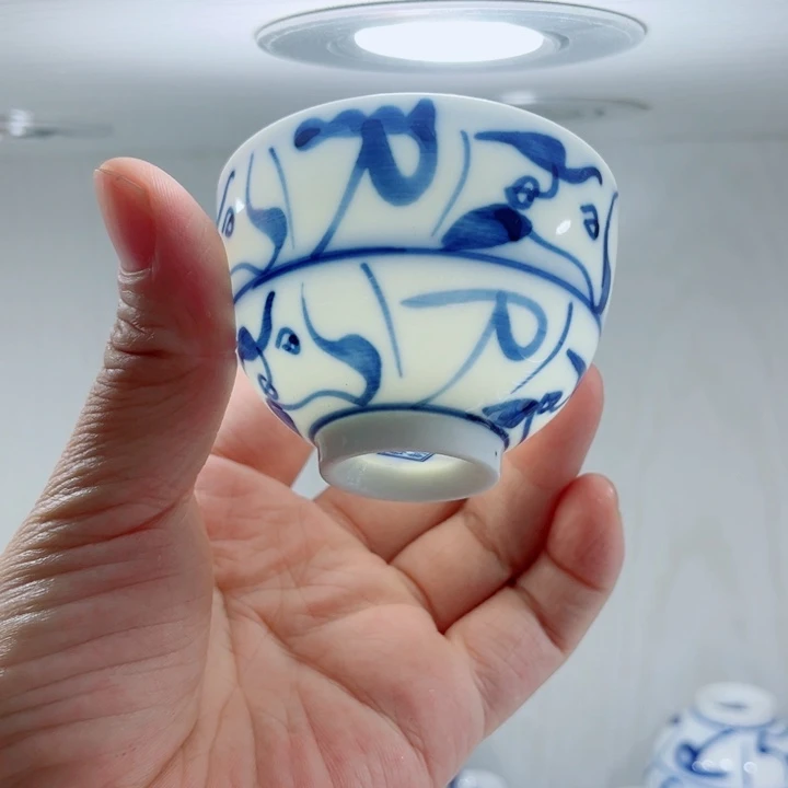 青花玲珑刀字小杯