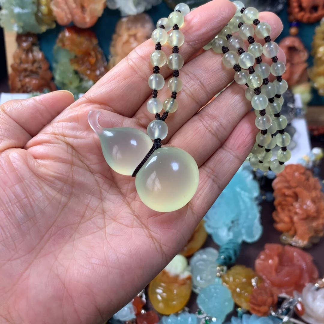 蛇纹石玉未镶嵌挂坠