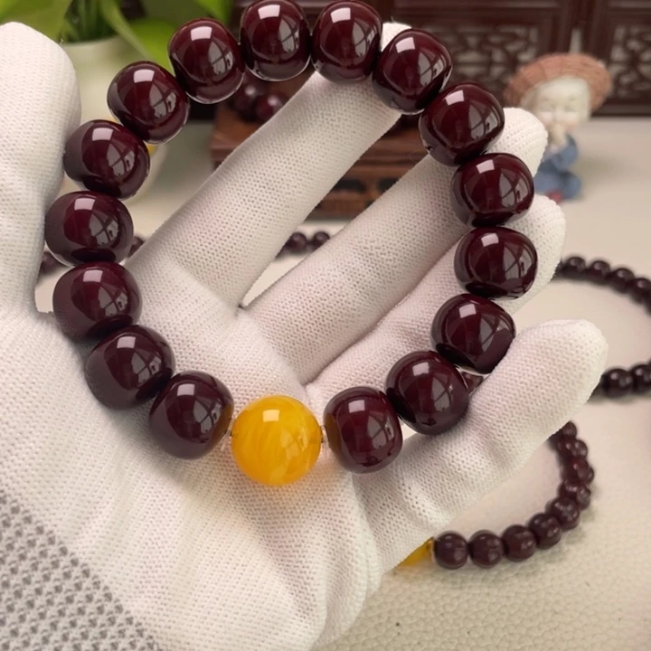 焱***红吊坠猴头核桃猴头