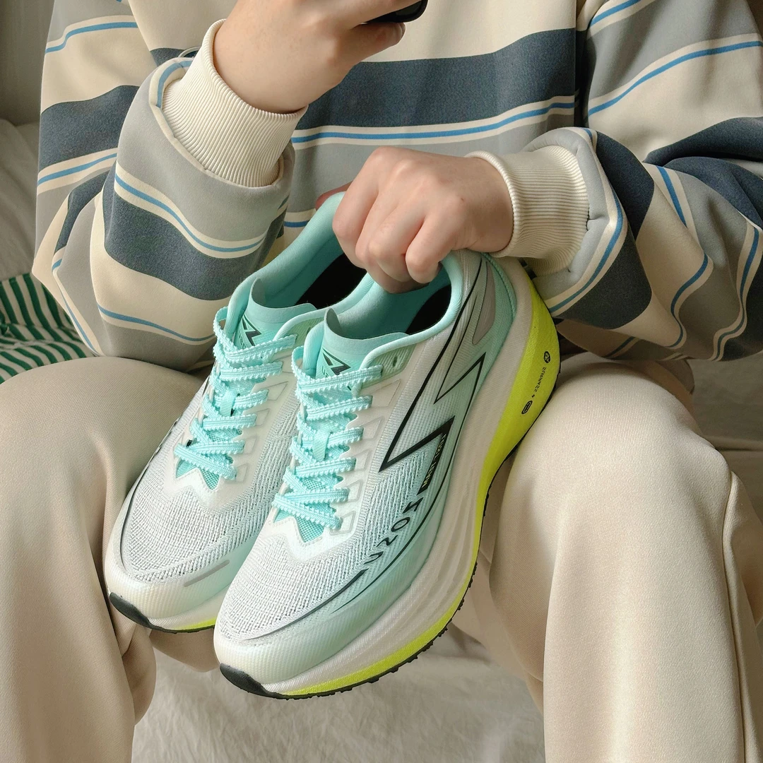 无垠1.0男女夏季透气新配色清新绿稳定推进马拉松运动半碳跑步鞋