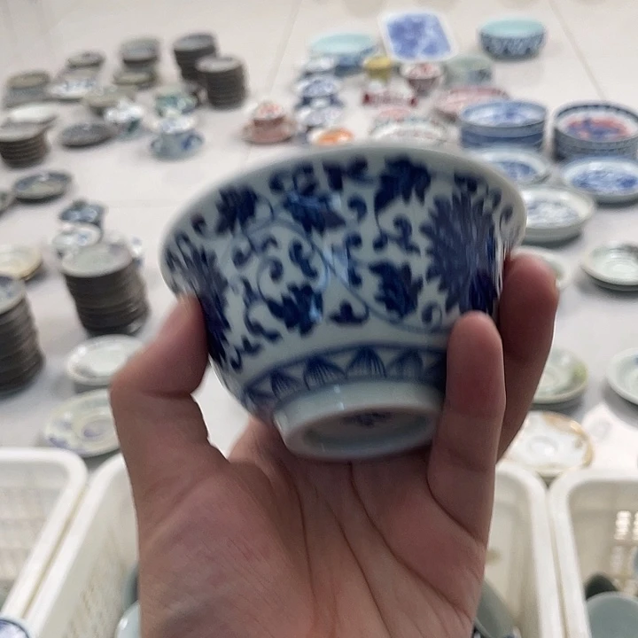 瓷片景德镇青花缠枝莲主人杯