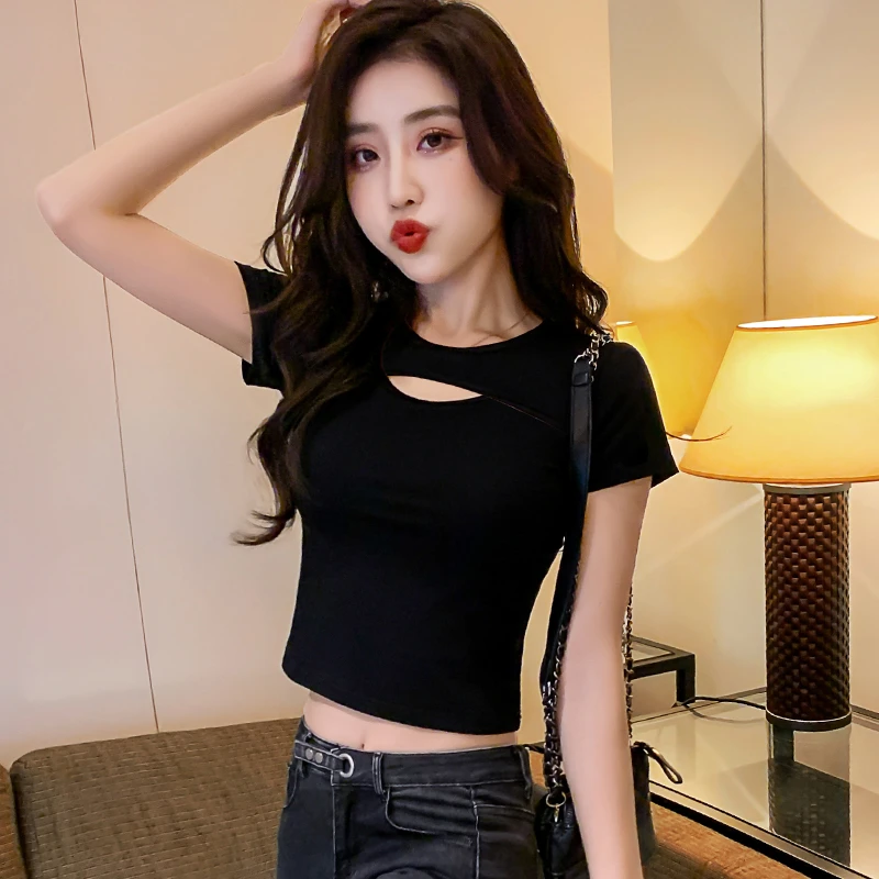 黑色露脐t恤女短袖夏季2025年新款设计感镂空高腰短款小个子上衣