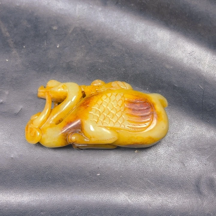 和田玉未镶嵌把件