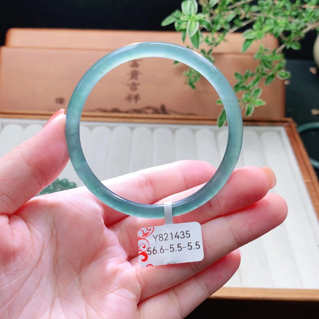 未镶嵌手镯（圆镯）翡翠