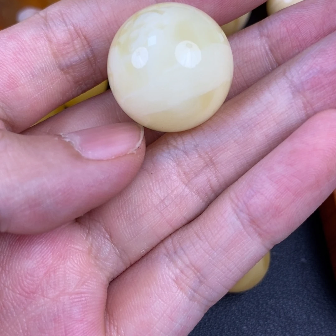 裸石琥珀未镶嵌浓白花44