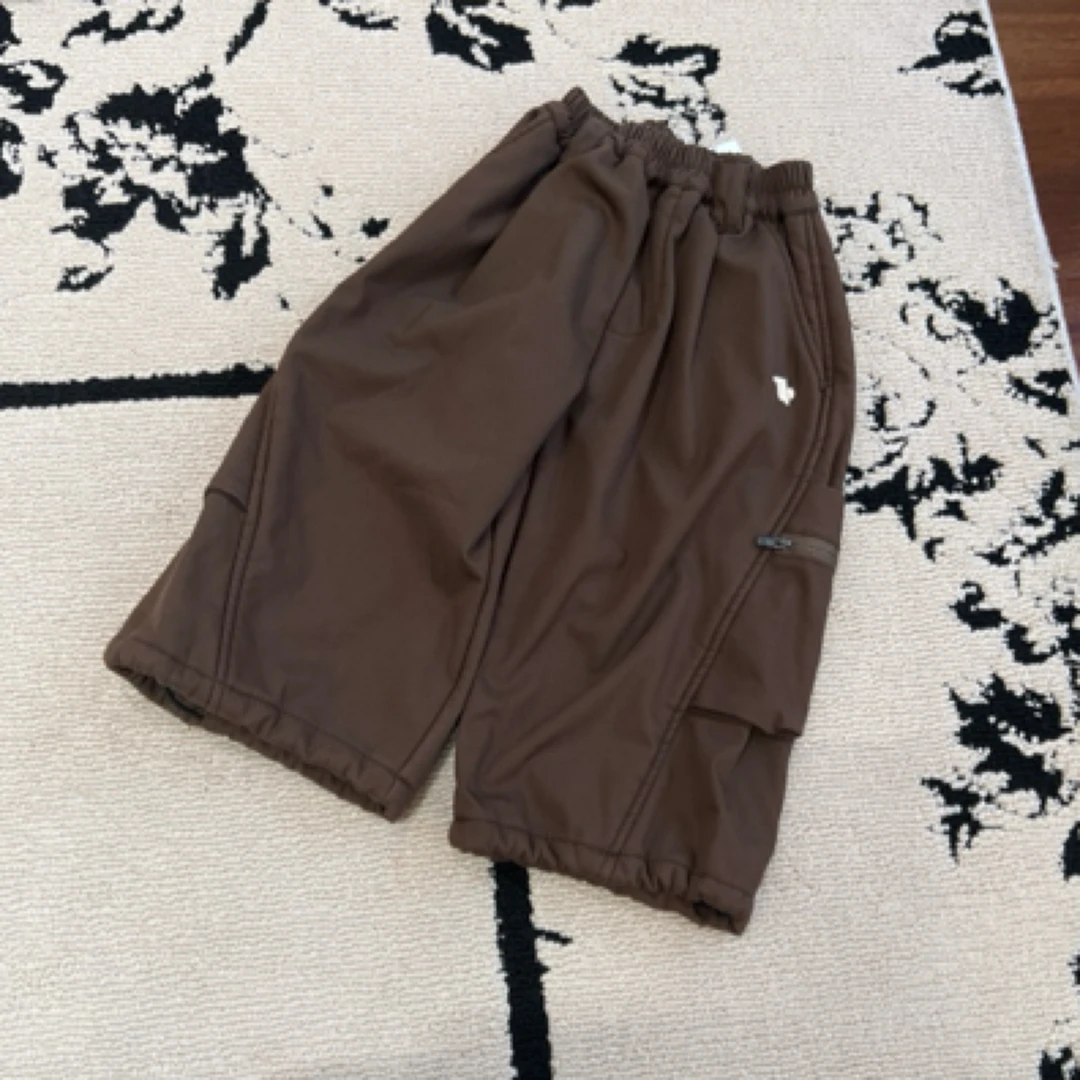 【编号Q131】63309-13-儿童前后侧边大口袋休闲裤咖色-zza