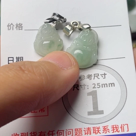 翡翠颈饰未镶嵌佛