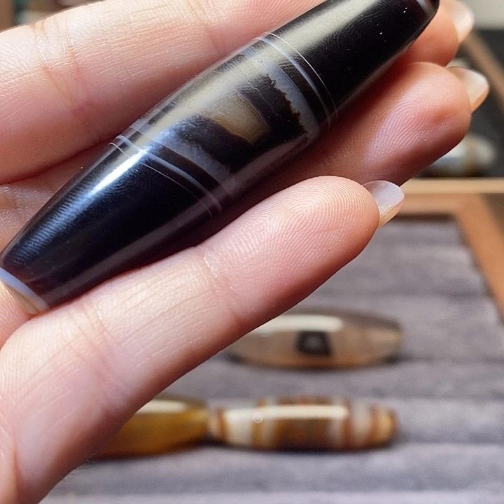 悉***多未镶嵌吊坠(不含链)玛瑙/玉髓