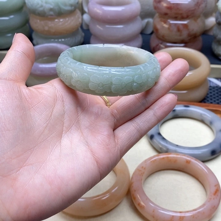 石英岩玉手镯未镶嵌