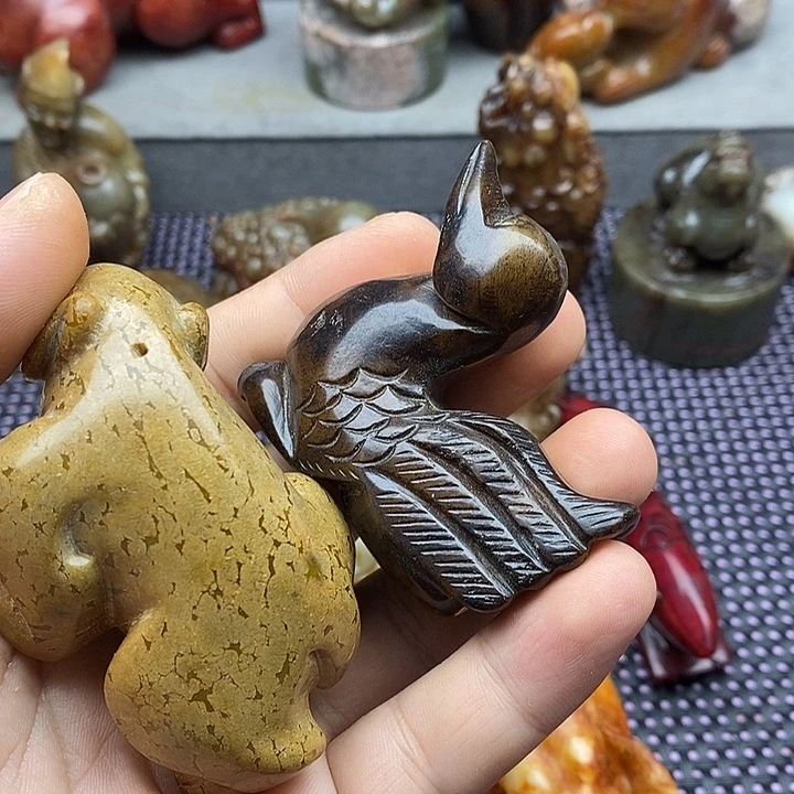 蛇纹石玉未镶嵌颈饰p****n