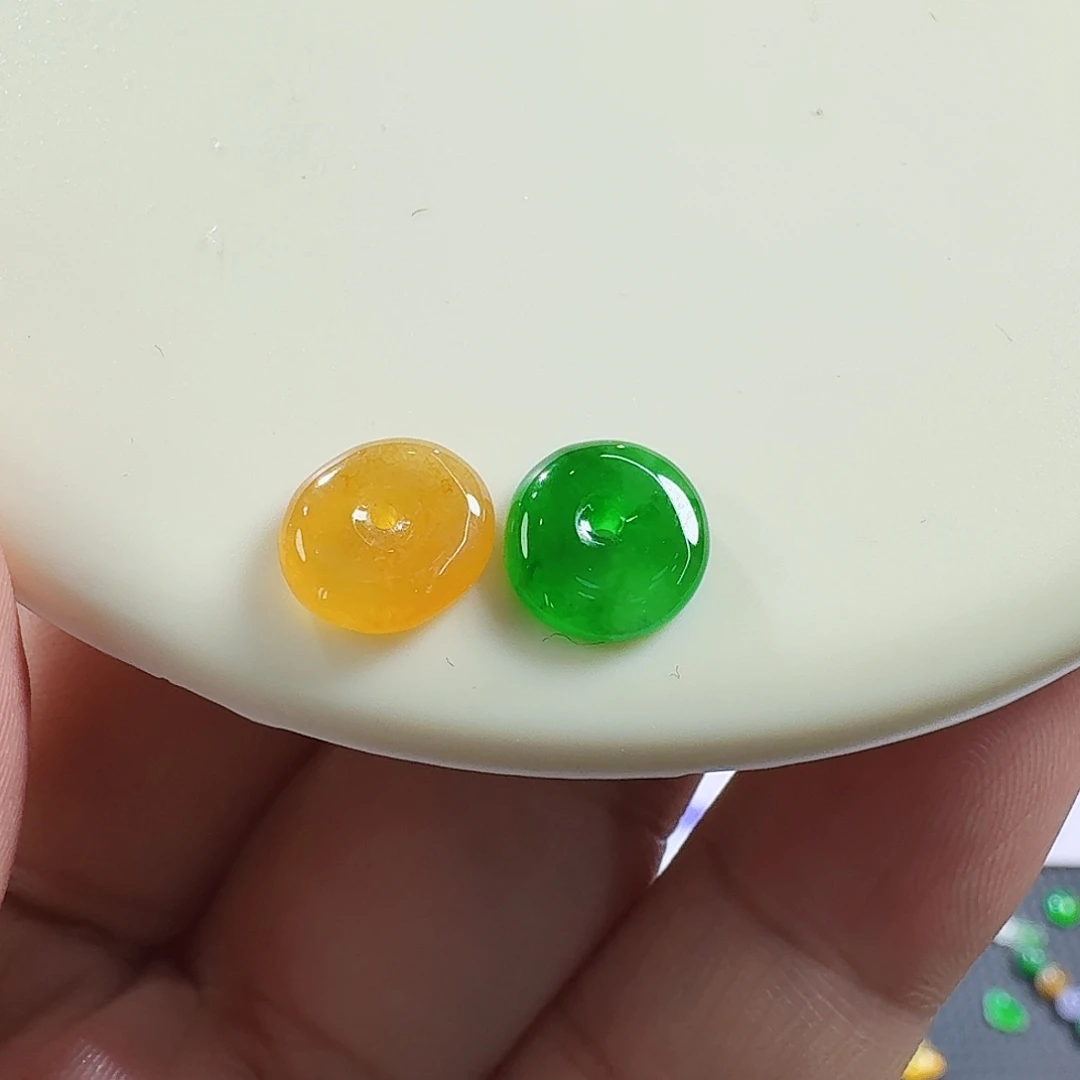 翡翠未镶嵌颈饰裸石