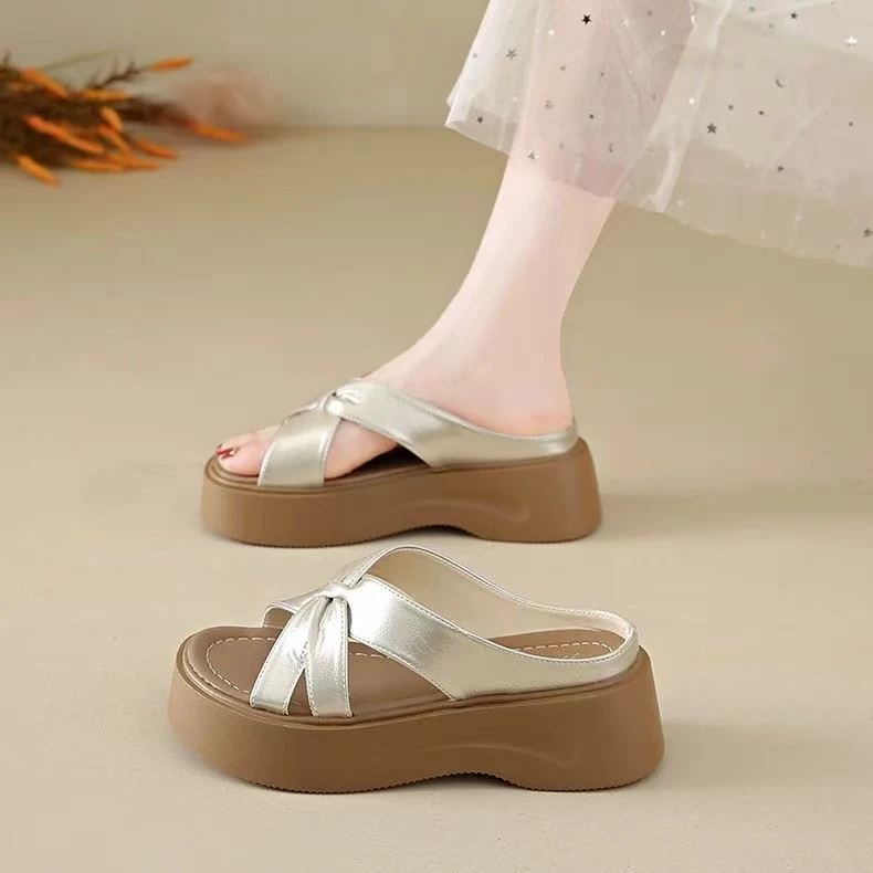 2025新款厚底一字拖鞋女夏外穿凉拖时尚配裙子沙滩凉鞋女鞋子A