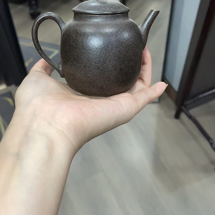 茶壶紫砂全手工打造