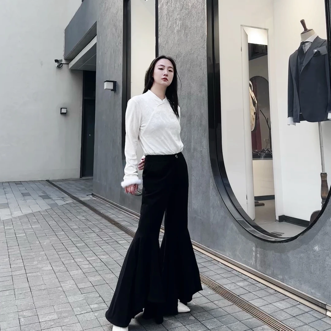 设计感吸睛大喇叭修饰腿型毛呢长裤