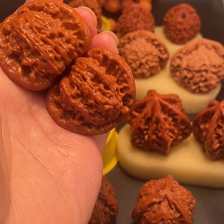 文玩核桃吊坠青*里工艺核桃