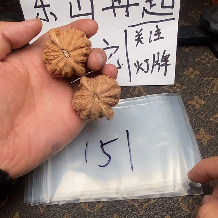 吊坠文玩核桃我；哦哦有一日日一日一日人员