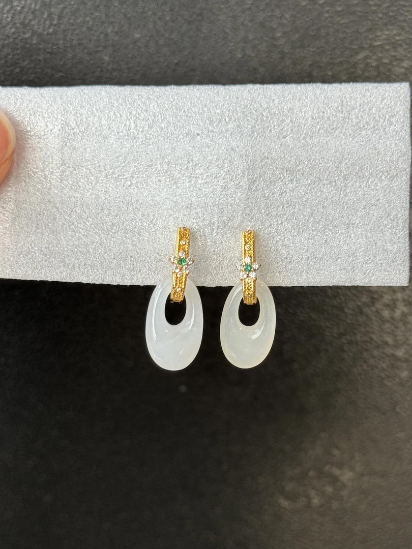 天然和田玉白玉环环相扣耳坠