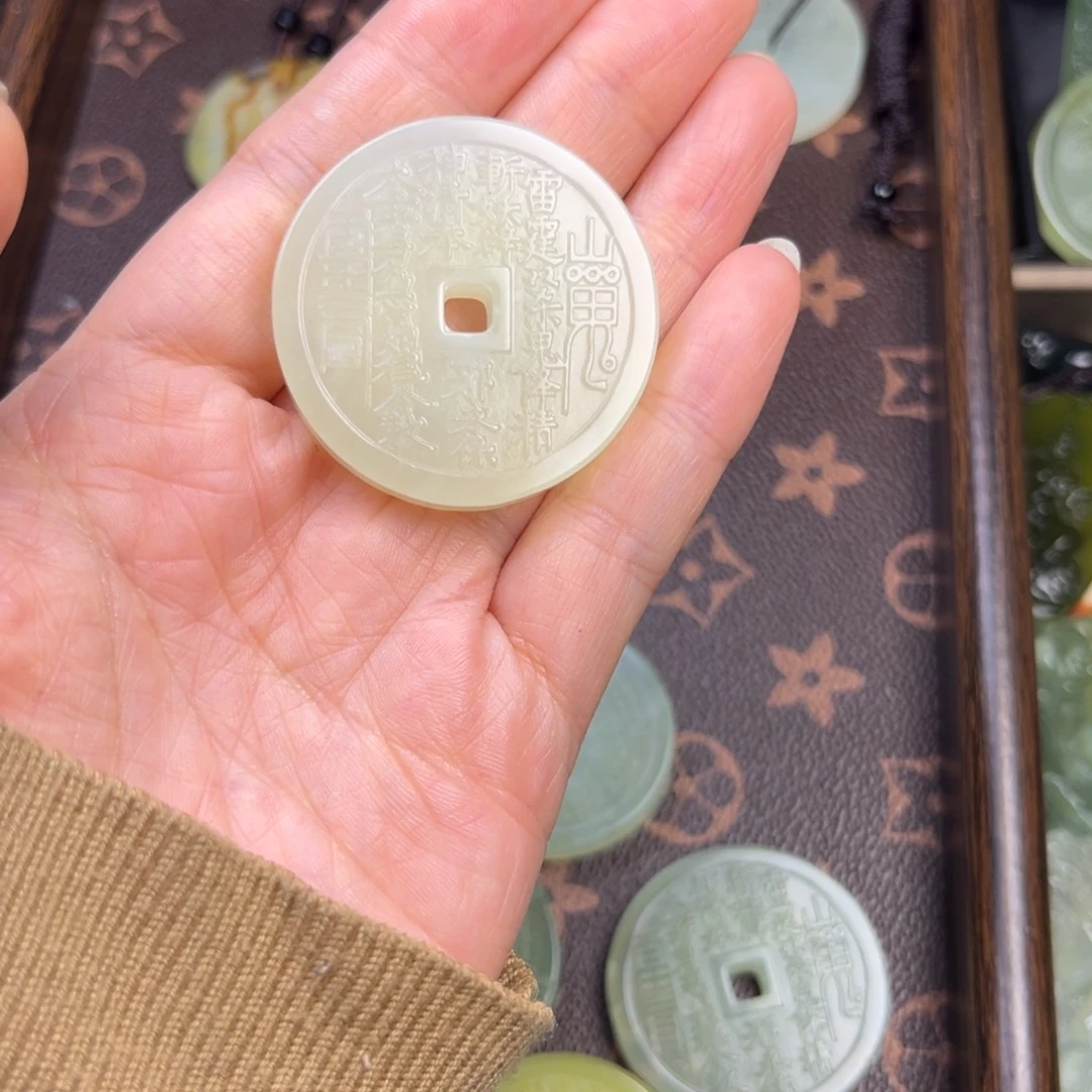 蛇纹石玉未镶嵌吊坠(赠链)