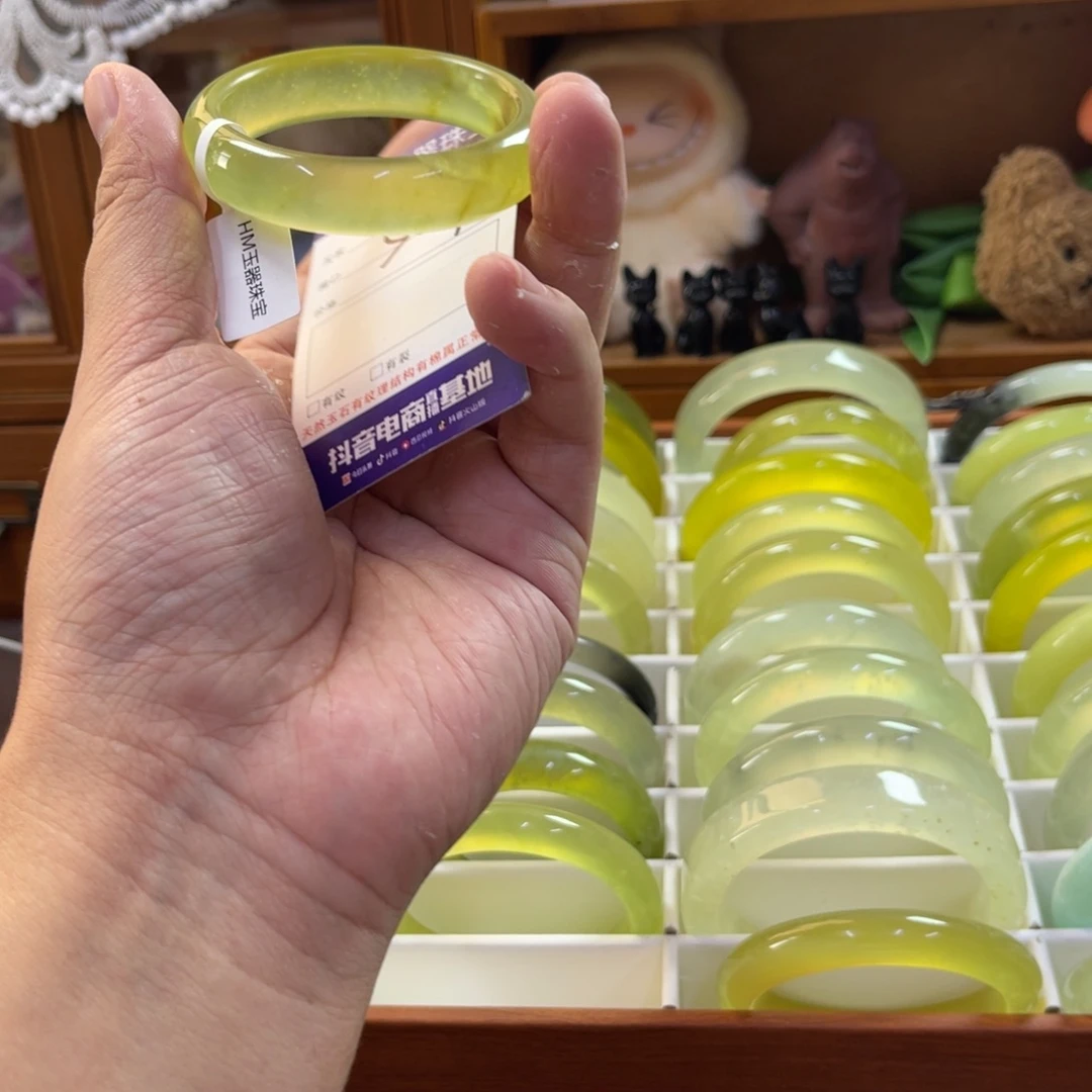 蛇纹石玉未镶嵌手镯90