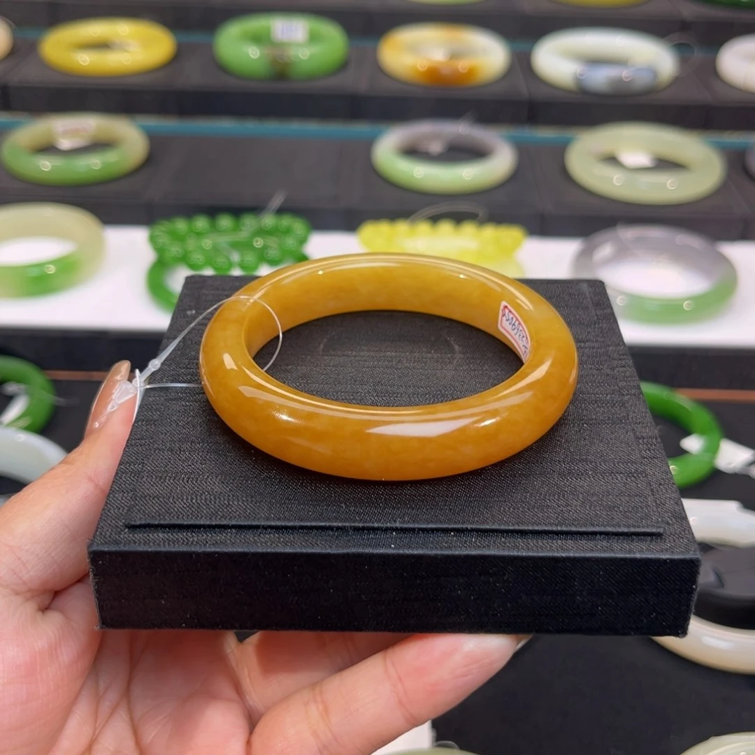 未镶嵌手镯和田玉-蜜糖手镯