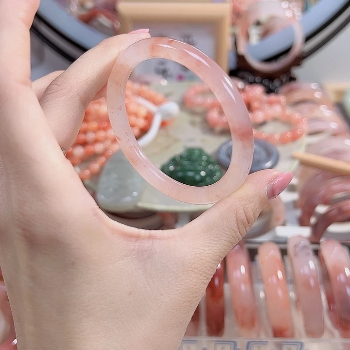 石英质玉手镯未镶嵌雪***猫