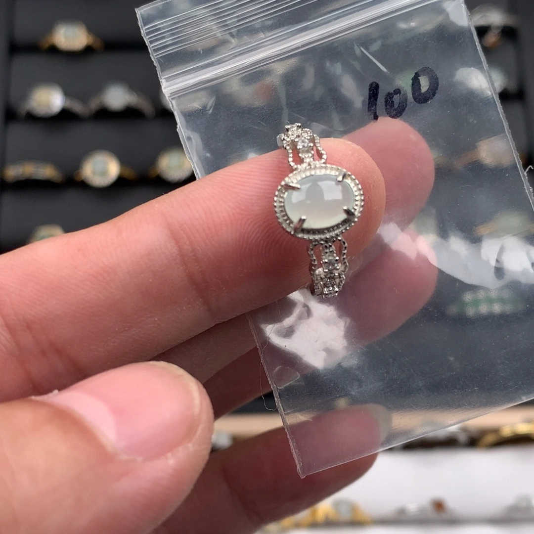 翡翠未镶嵌戒圈100