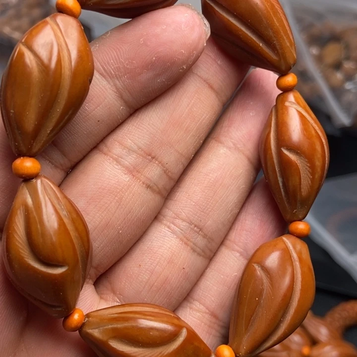 猴头核桃吊坠文玩手串