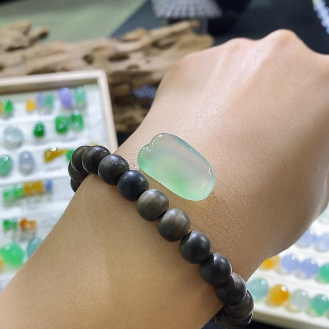 未镶嵌挂件翡翠大裸石