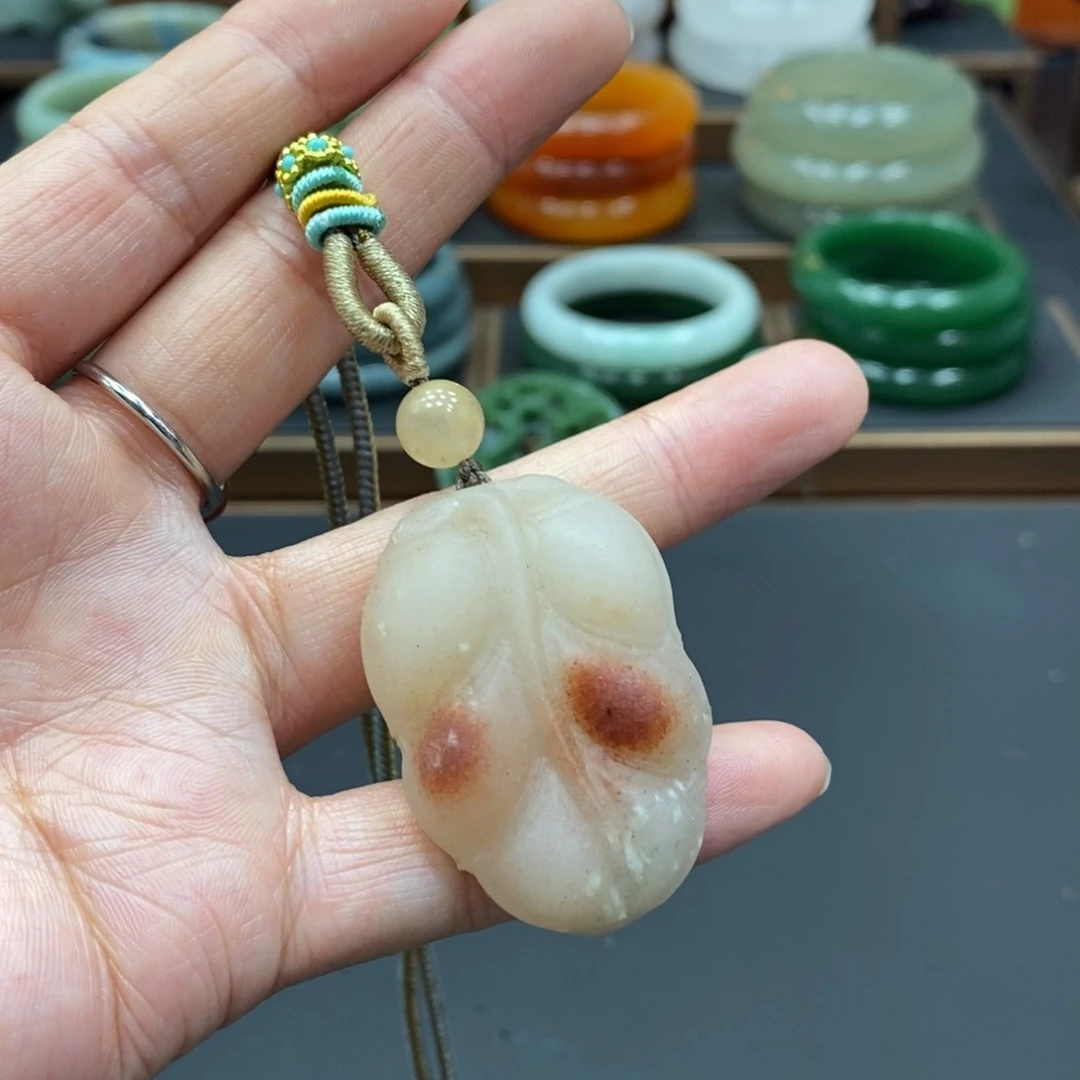 石英质玉吊坠未镶嵌