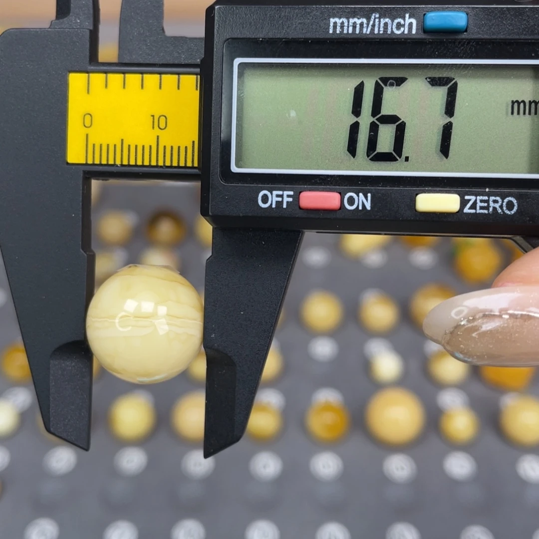 琥珀未镶嵌裸石60