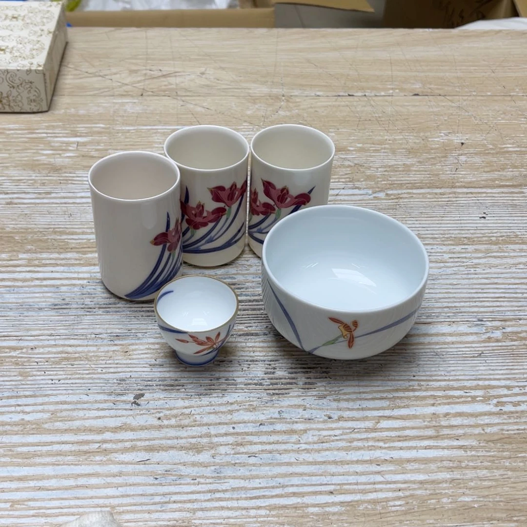 瓷片草****3密密麻麻地排列着一个