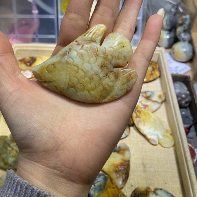 【闪购商品】蛇纹石玉颈饰未镶嵌梦****?81