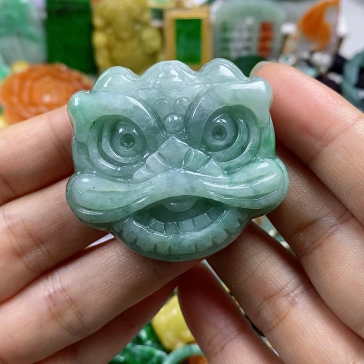 翡翠吊坠(赠链)未镶嵌