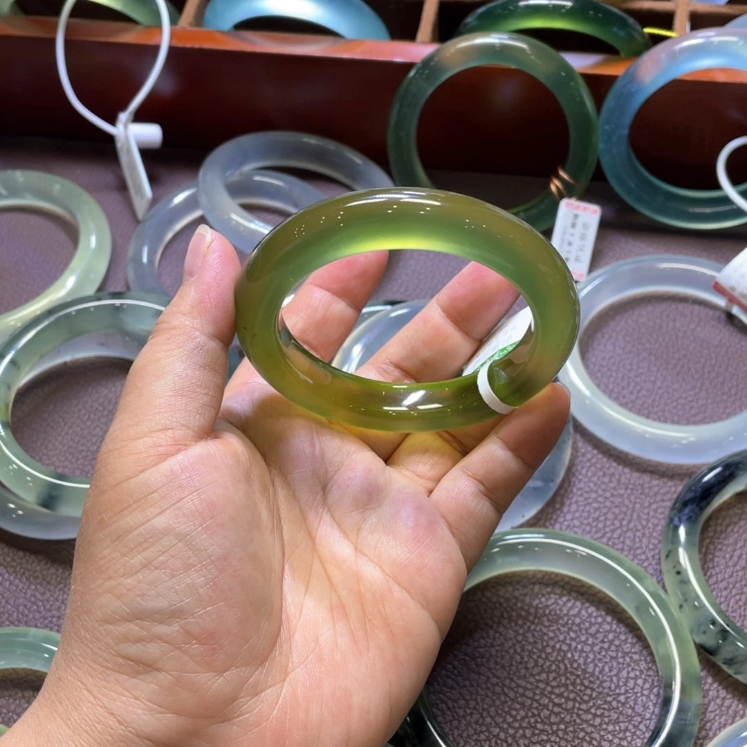 蛇纹石玉未镶嵌手镯54