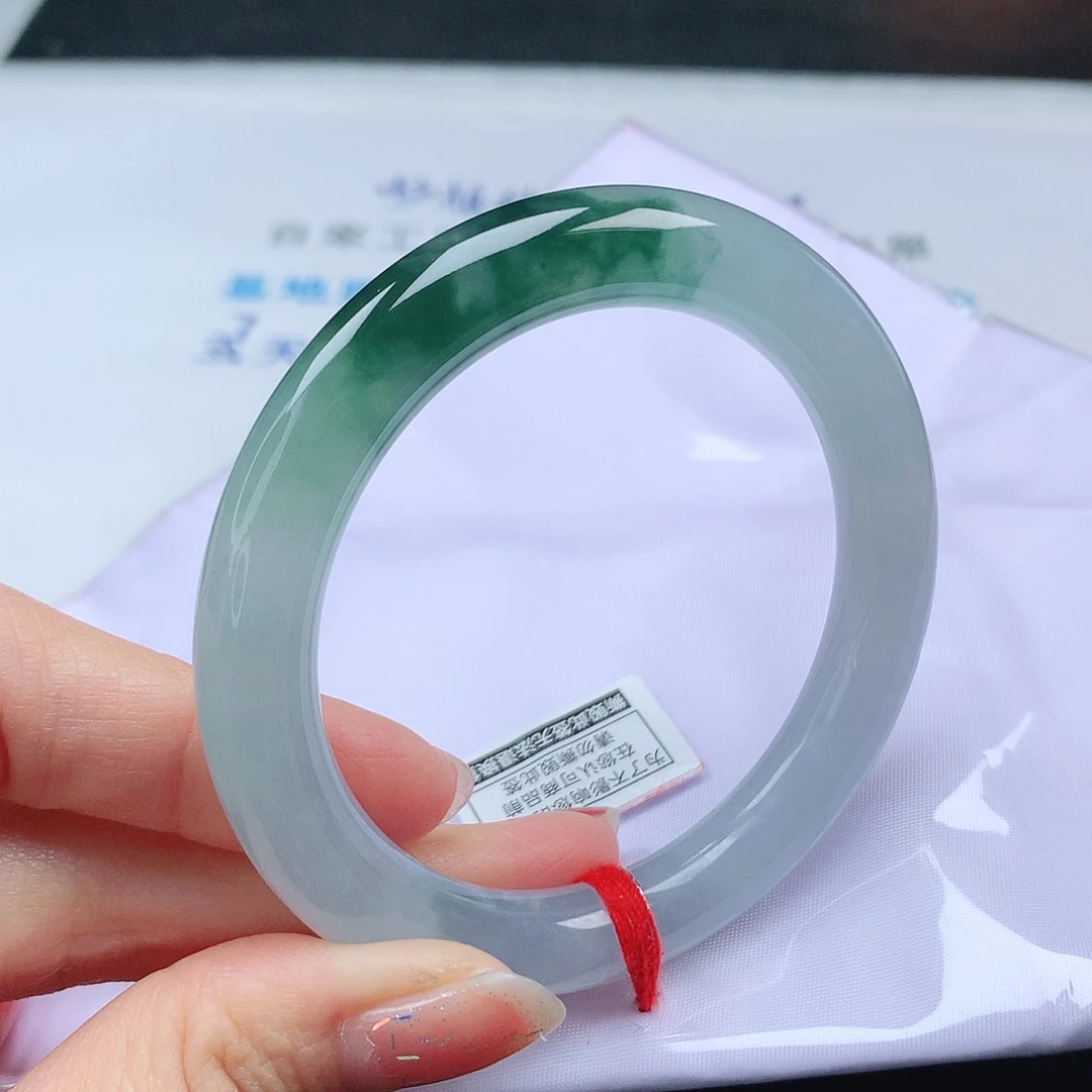 翡翠手镯（圆镯）未镶嵌53圆